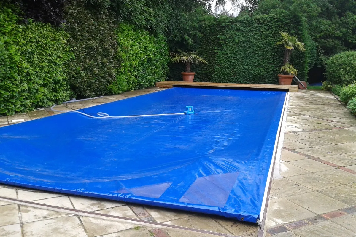 Outdoor Blue Aqua Ocean automatic swimming pool cover